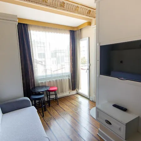 Iq Hotel-3