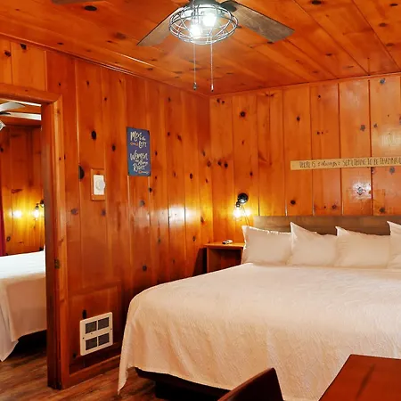 Park Motel And Cabins-3