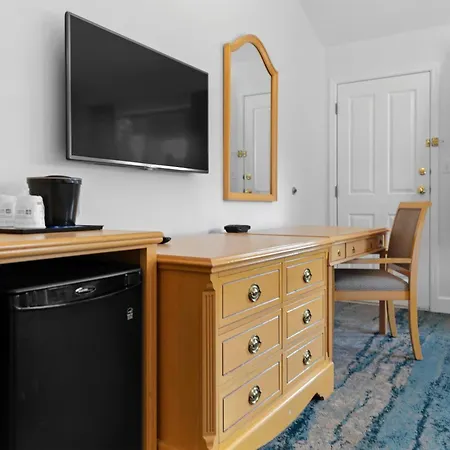 Kootenay Lakeview Resort BW Signature Collection-3