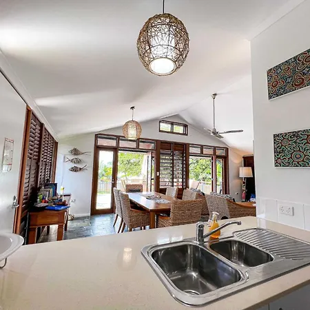 Wongalinga Absolute Beachfront Unit 9 2 Bedroom-3