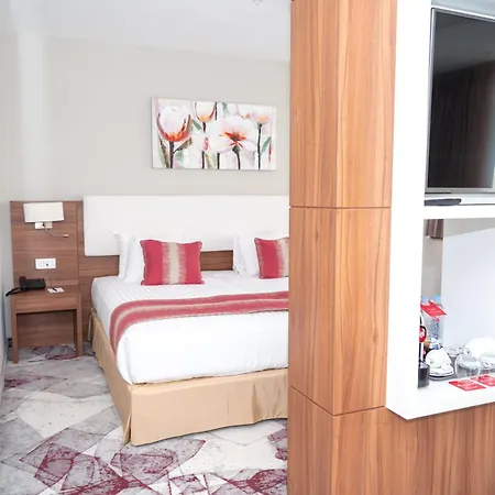 Ramada Plaza By Wyndham Craiova-2