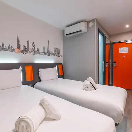 Easyhotel London City Shoreditch-2