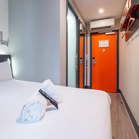 Easyhotel London City Shoreditch-3
