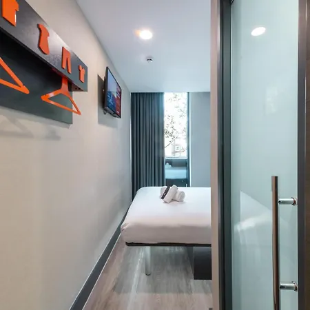 Easyhotel London City Shoreditch-3