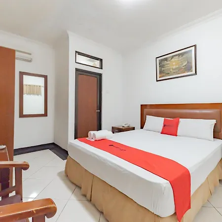 RedDoorz @ Buah Batu-3