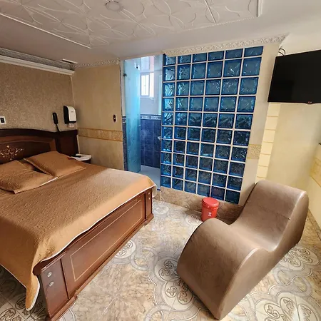 Motel Piramides De Cristal-3