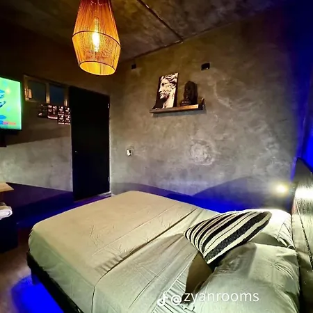 Zyan Rooms-2