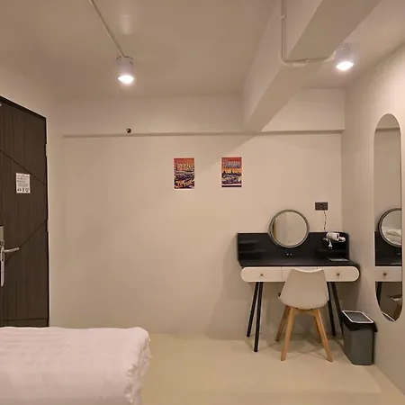 Tuk Tuk Hostel-3