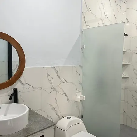 Js Guest House, 2 Minutes Walk To Seminyak Beach-3