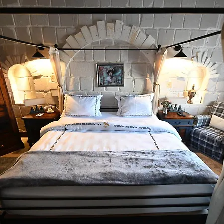 Seraphim Cave Suites & Spa-3