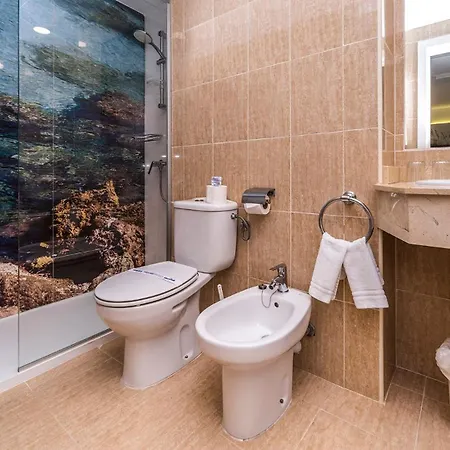 Apartamentos Globales Lord Nelson-3