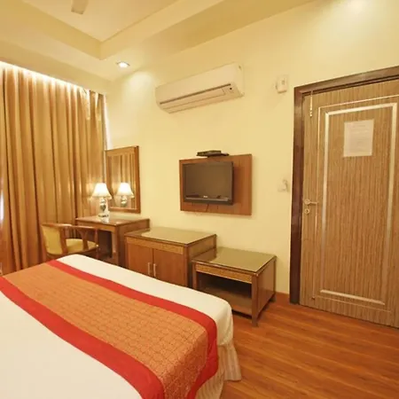 Hotel Picasso Near Peera Garhi Paschim Vihar New Delhi-2