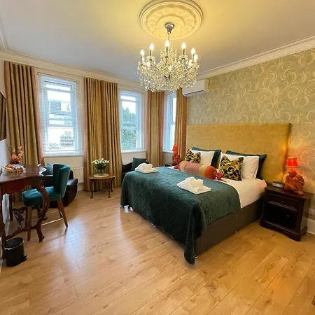 Ashbys Accommodation & Spa Hire-3