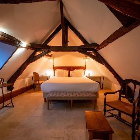 Les Remparts Hotels Et Demeures Historiques-2