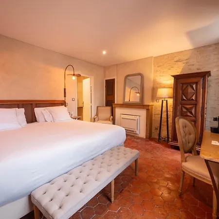 Les Remparts Hotels Et Demeures Historiques-3