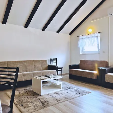 Amore House With Apartment-3