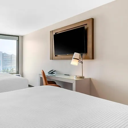 Cambria Hotel Orlando Near Universal Theme Parks-3