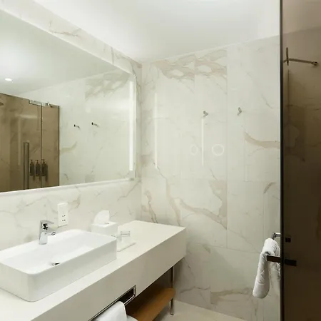 Iceland Parliament Hotel, Curio Collection By Hilton-3