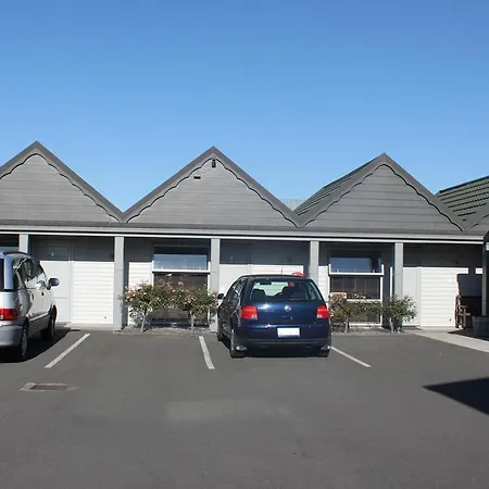Big Five Motel-2