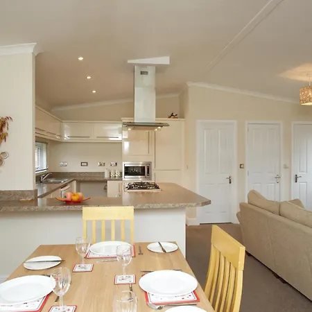 Braidhaugh Holiday Lodge And Glamping Park-2