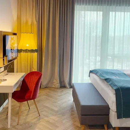 Holiday Inn - The Niu, Flower Konstanz By Ihg-2