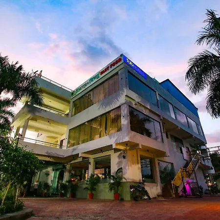 Fabhotel Sharma & Vishnu Garden-3
