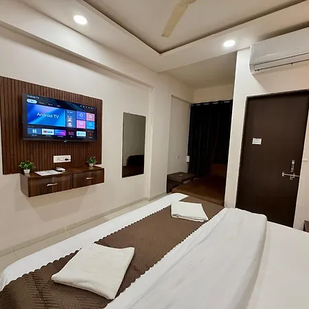 Hotel Kiwi Inn Vijaynagar Scheme 78-3