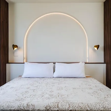 Iguana Surf Boutique Hotel Tamarindo Rooftop Pool & Beachfront Suites-3