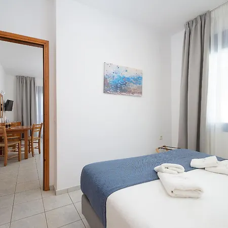 Finikas Studios & Apartments - Kalamaki Holidays-3