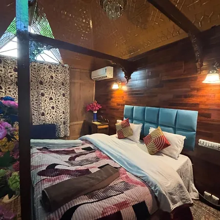 Srinagar Hotel,S & Resorts-2