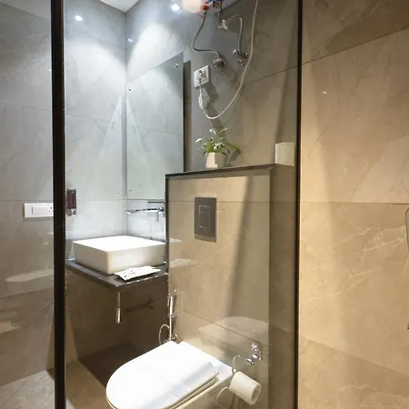 Iva Premium Delhi Airport - Free Airport Drop-2