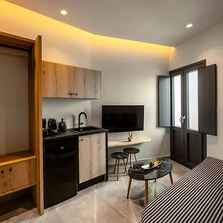 Kudos Suites Firostefani-3