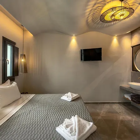 Kudos Suites Firostefani-2