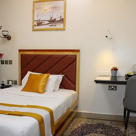 Dreamland Hotel-2