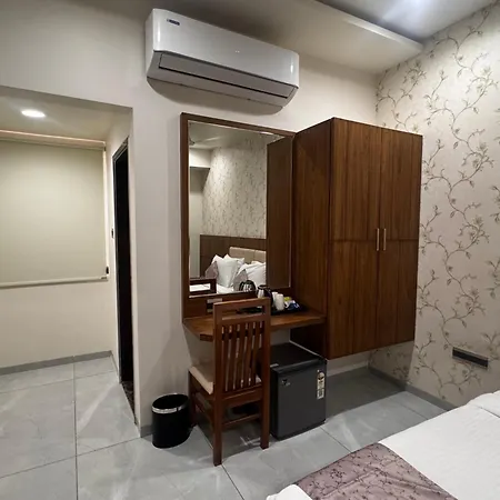 Pam Premium Hotel Vadodara-2