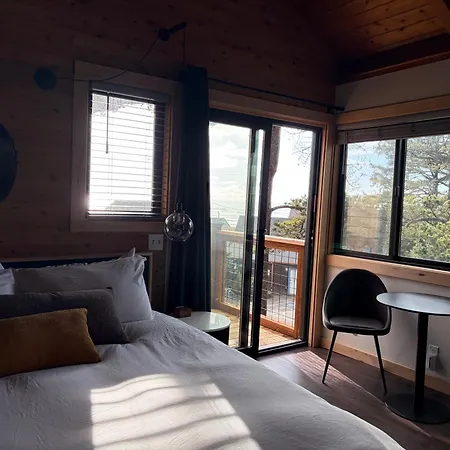 The Inn At Manzanita-2