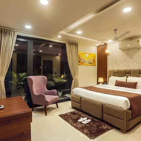 Hotel Paragon Suites Delhi Airport With One Way Airport Trasnfer-2