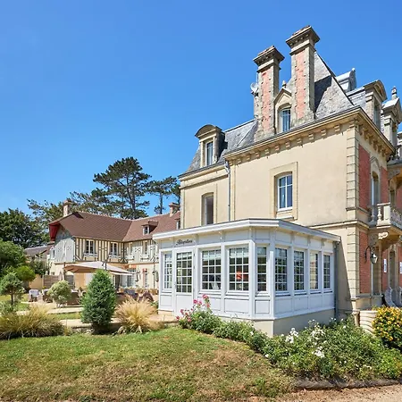 Les Villas D'Arromanches, Teritoria-3