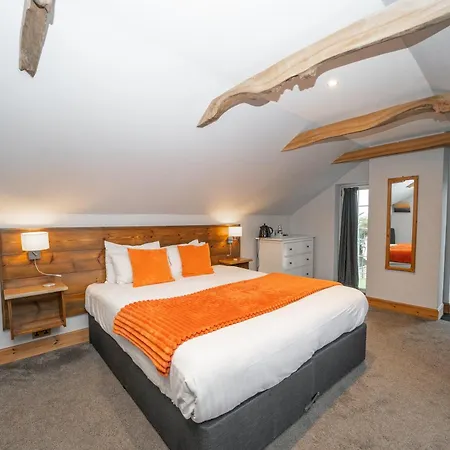 Oak Tree Inn-3