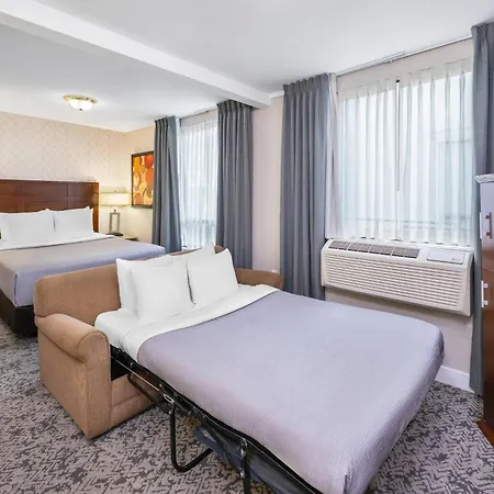 Quality Inn & Suites Downtown Vancouver (Adults Only)-3