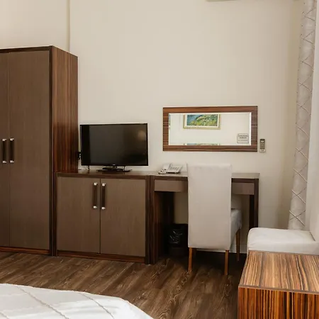 Hotel N-2
