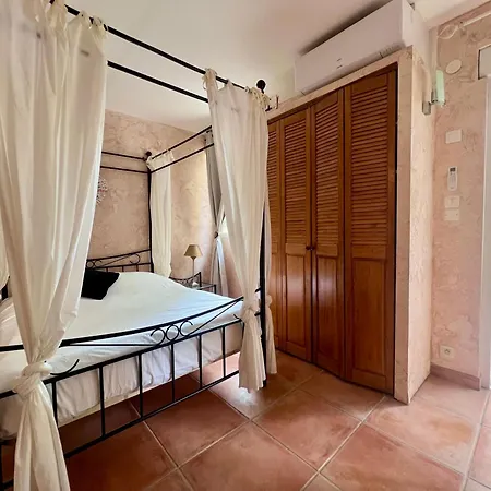 Logis Hotel Les Grenadines-2