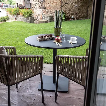 Relais Et Chateaux Le Chambard-2