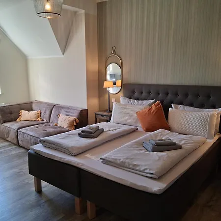 Schlosshotel&Dependance-Himmelreich Braunfels-2