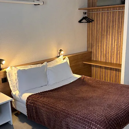 Hotel Du Rocher-2