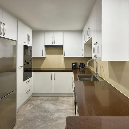 Meriton Suites World Tower, Sydney-3