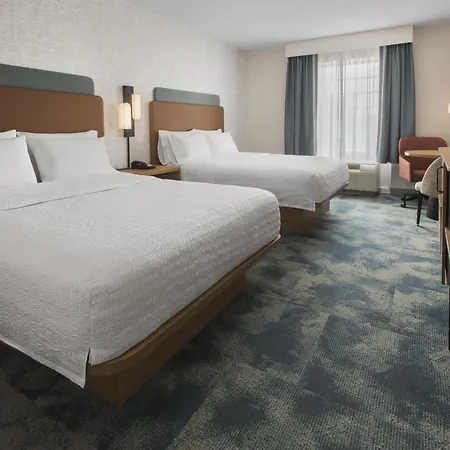 Hampton Inn & Suites Greenfield-2