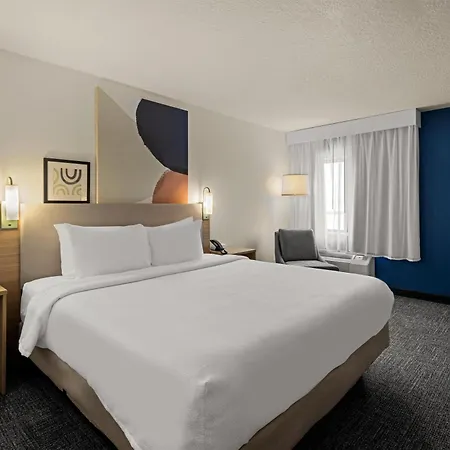 Spark By Hilton Fort Wayne-3