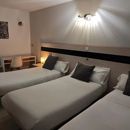 Hostal Fronton-2