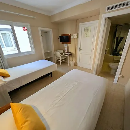 Hostal Mar Del Plata (Adults Only)-2